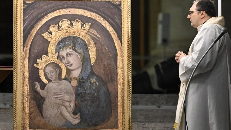 26 noches de vigilia en la Plaza de San Pedro por la salud del Papa Francisco