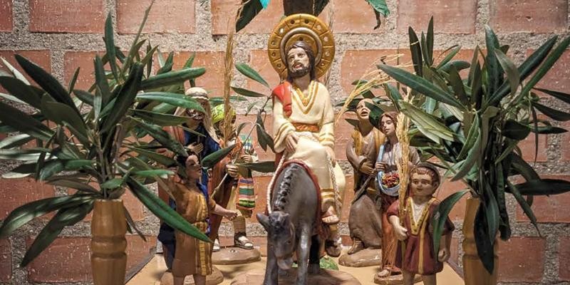 Exposición de pasos de Semana Santa en miniatura en la parroquia de Santa María del Buen Aire