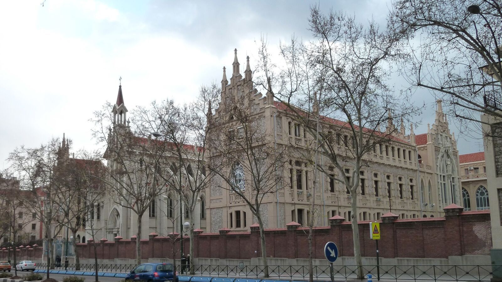 Polémica en El Recuerdo por un texto jesuita sobre diversidad sexual