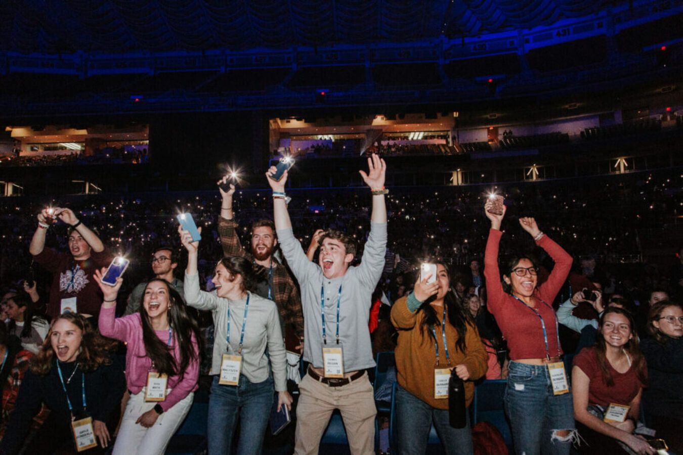 Adoración, confesión y vocación: el fenómeno juvenil que crece en EE. UU.