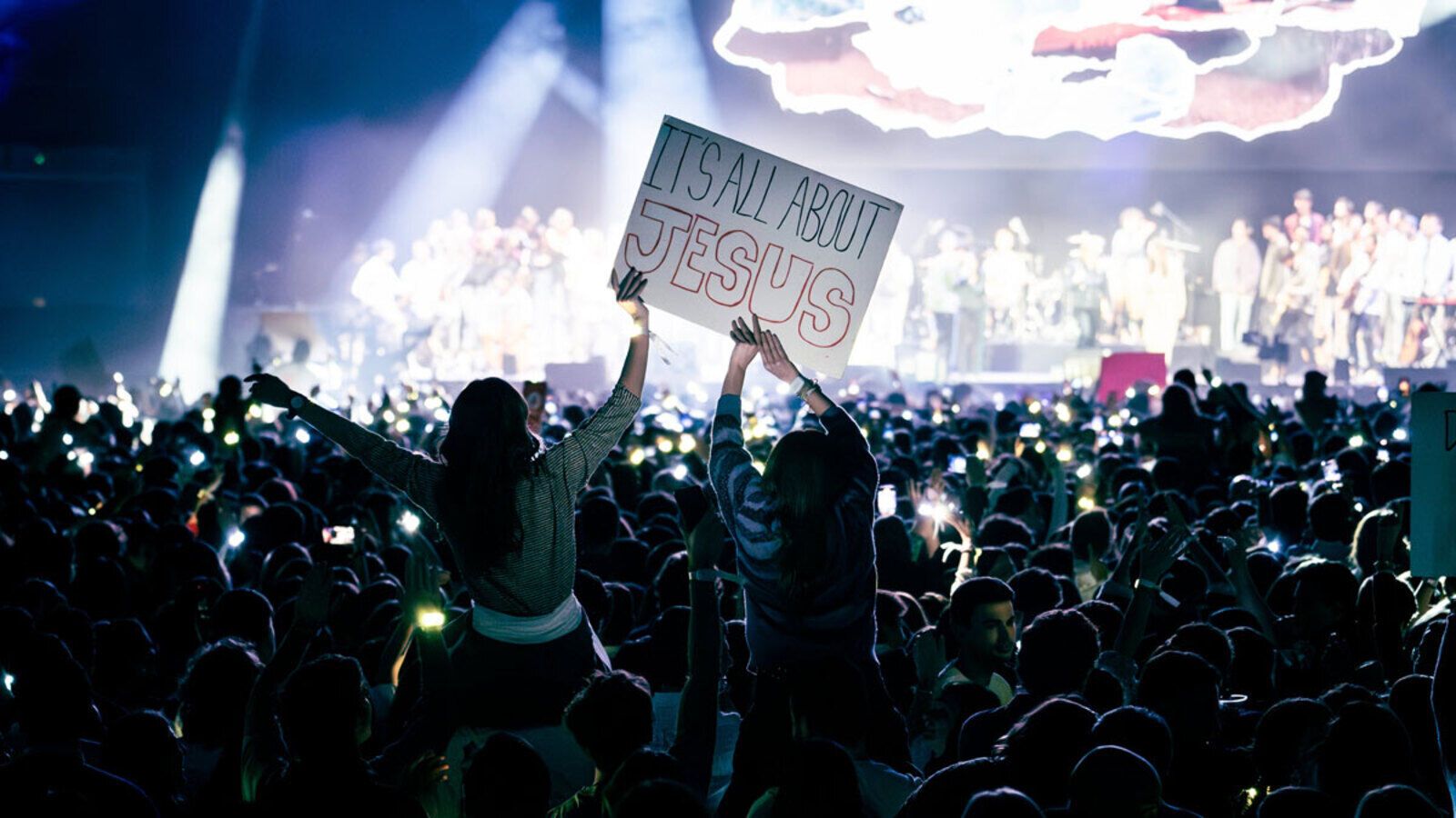 Más de 12.000 personas cantan a Dios con Hakuna en Madrid