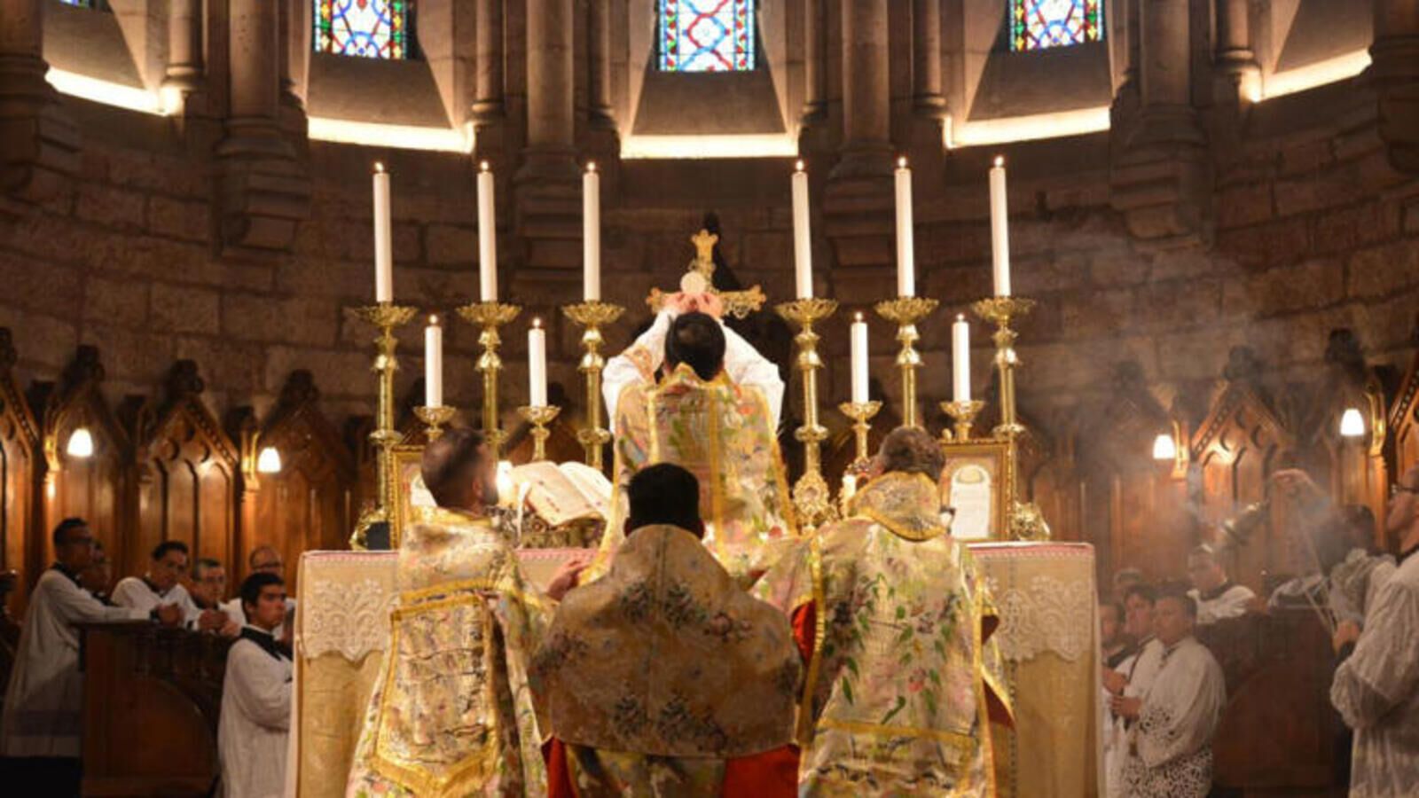 Un sacerdote francés propone crear una jurisdicción propia para la misa tradicional