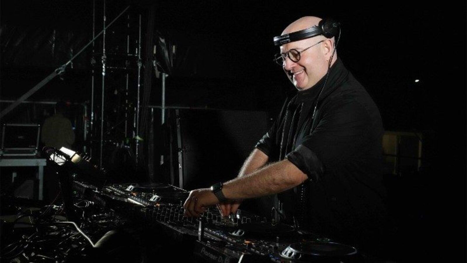 El sacerdote DJ Guilherme actuará en Guatemala el 12 de marzo