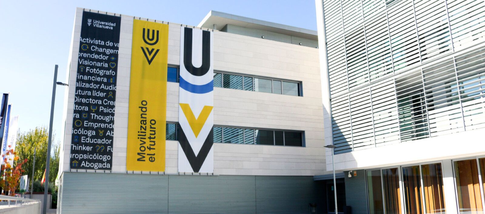 El arzobispo de Madrid solicita apoyo a la Universidad Villanueva para la gestión de la web del viaje del Papa