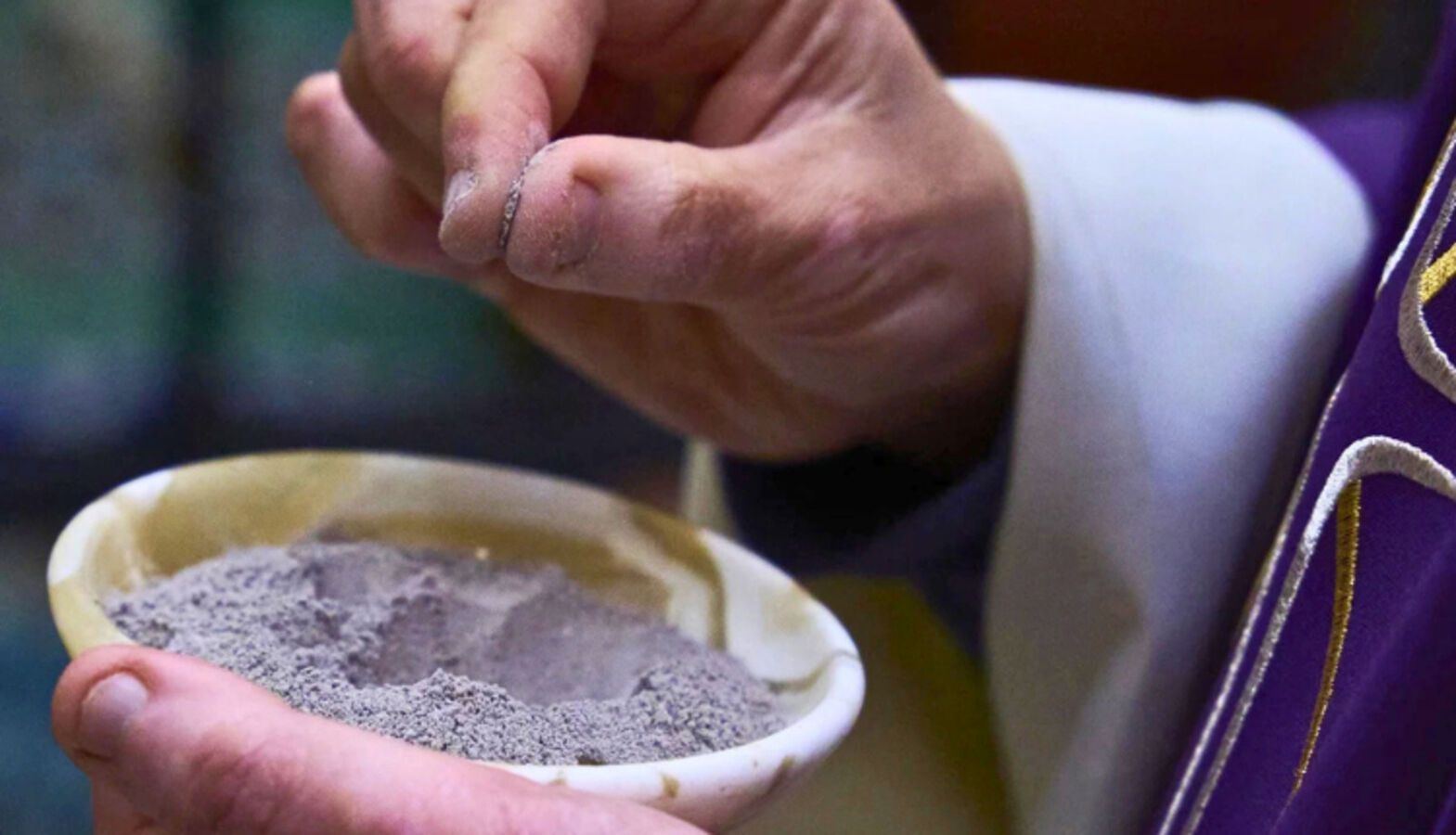 Miércoles de Ceniza: el profundo significado de la ceniza en la frente