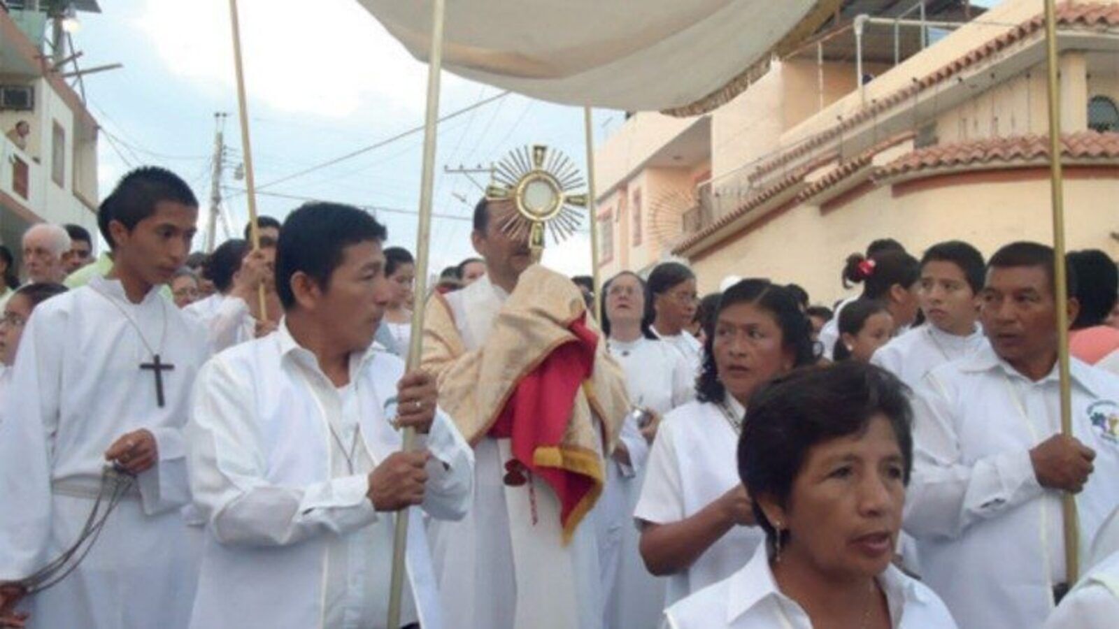 Brasil, México y Argentina registran un fuerte descenso de católicos en la última década