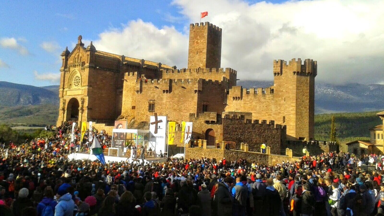 La Javierada congrega a miles de peregrinos en el Castillo de San Francisco Javier
