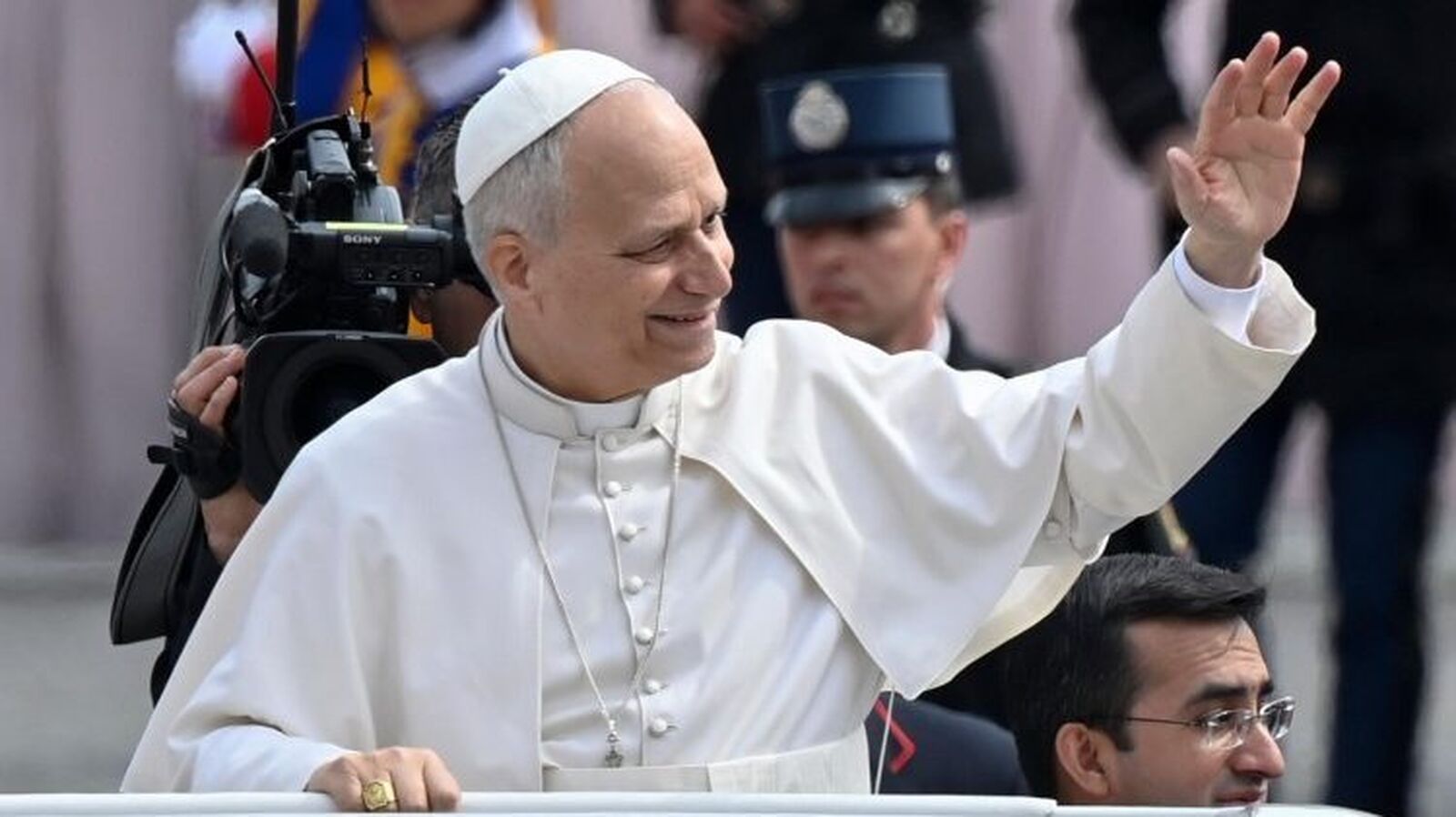 El pontífice pide rezar por los cristianos perseguidos y los migrantes muertos en el mar