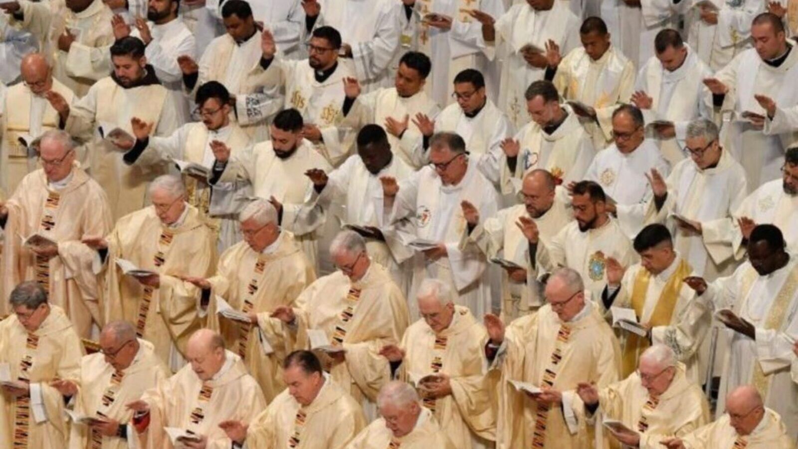 Polémica en el Perú: reaparece un sacerdote denunciado por abusos a menores