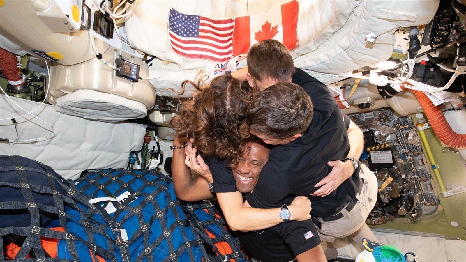 El comandante de Artemis II relata su experiencia espiritual tras volver del espacio