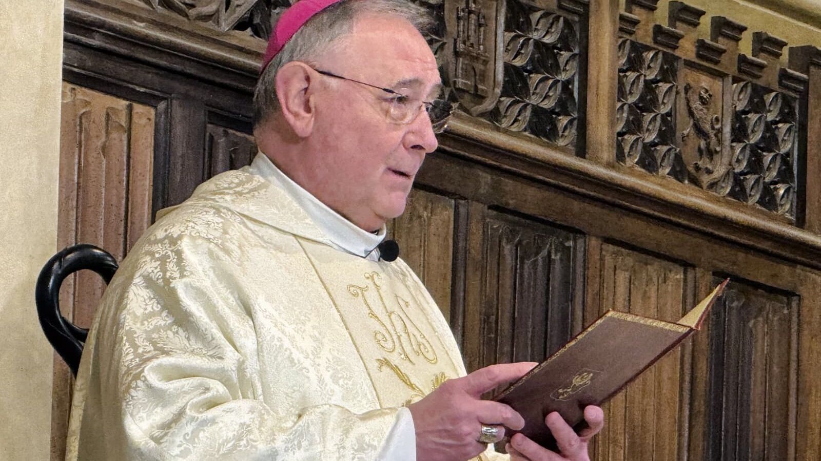 El obispo de León: "Nadie debería vivir la Semana Santa en soledad"