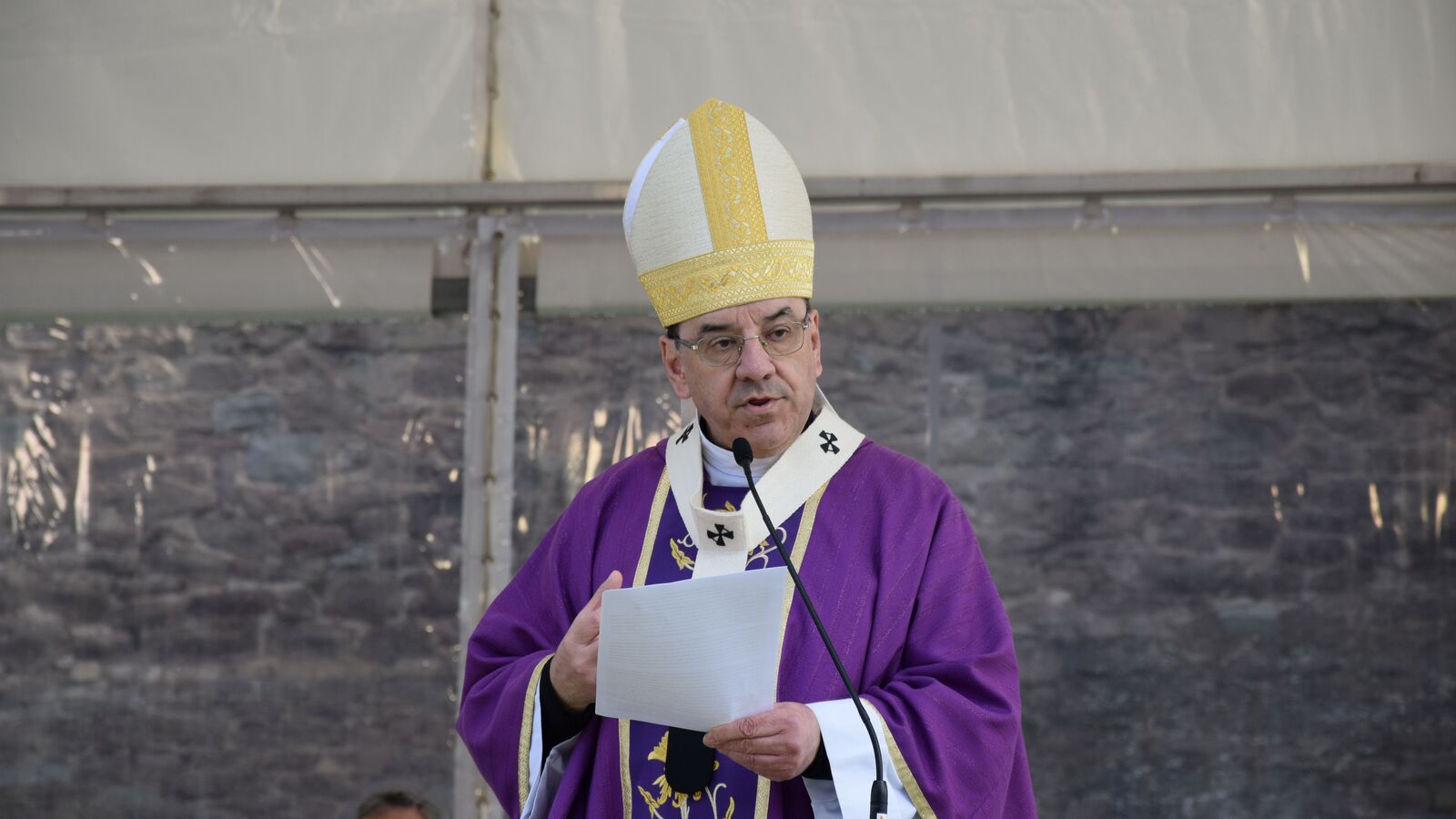 El arzobispo de Pamplona alerta: “La Iglesia debe ser una casa donde todos tengan cabida”