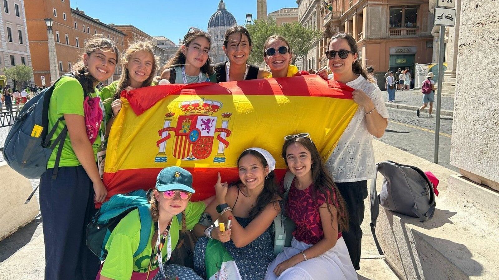 La religión vuelve entre los jóvenes: el 45% se declara católico en España