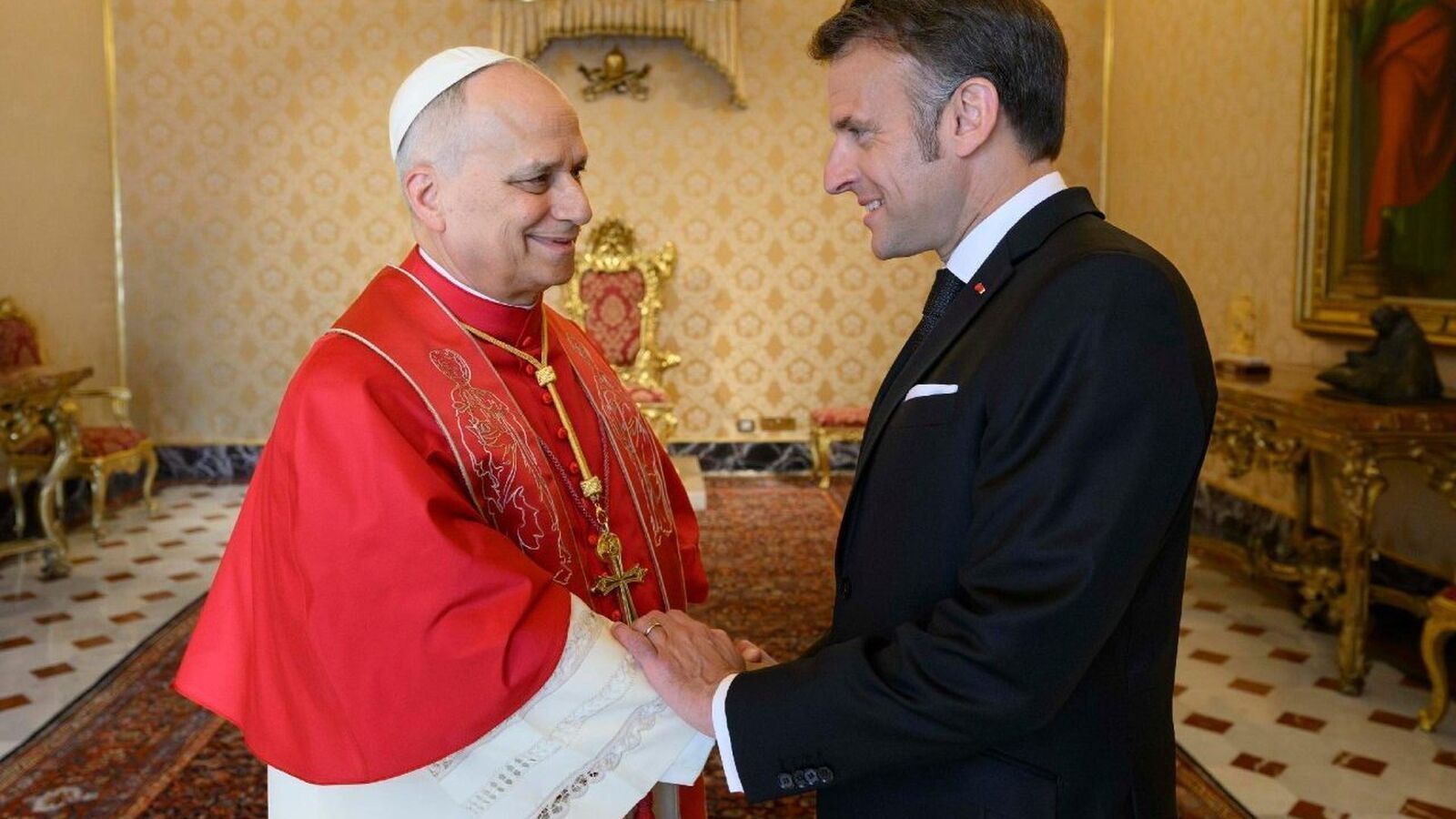 León XIV y Macron se reúnen en el Vaticano para abordar los conflictos internacionales