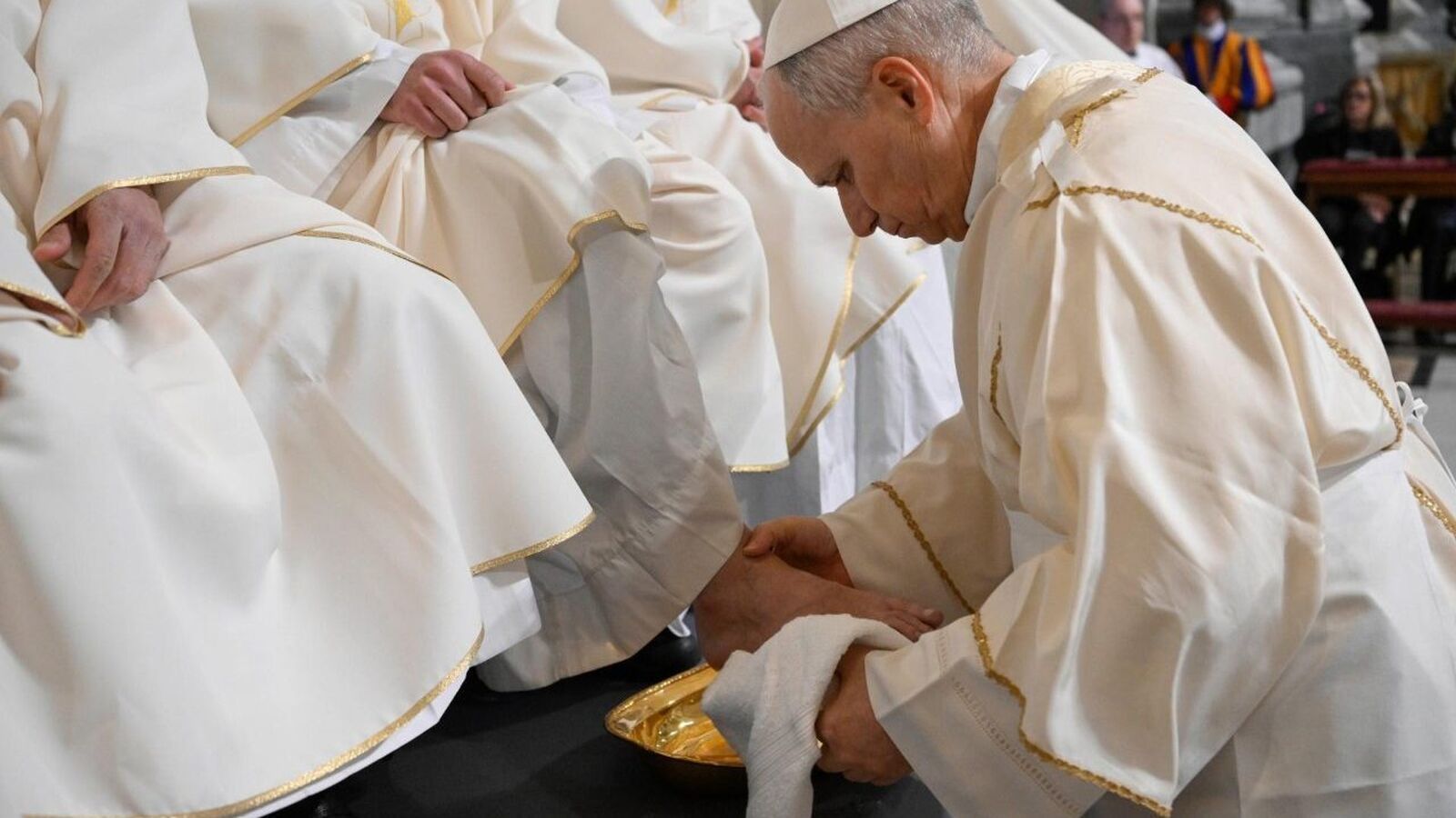 El Papa ordena a ocho sacerdotes en Roma en plena crisis de vocaciones