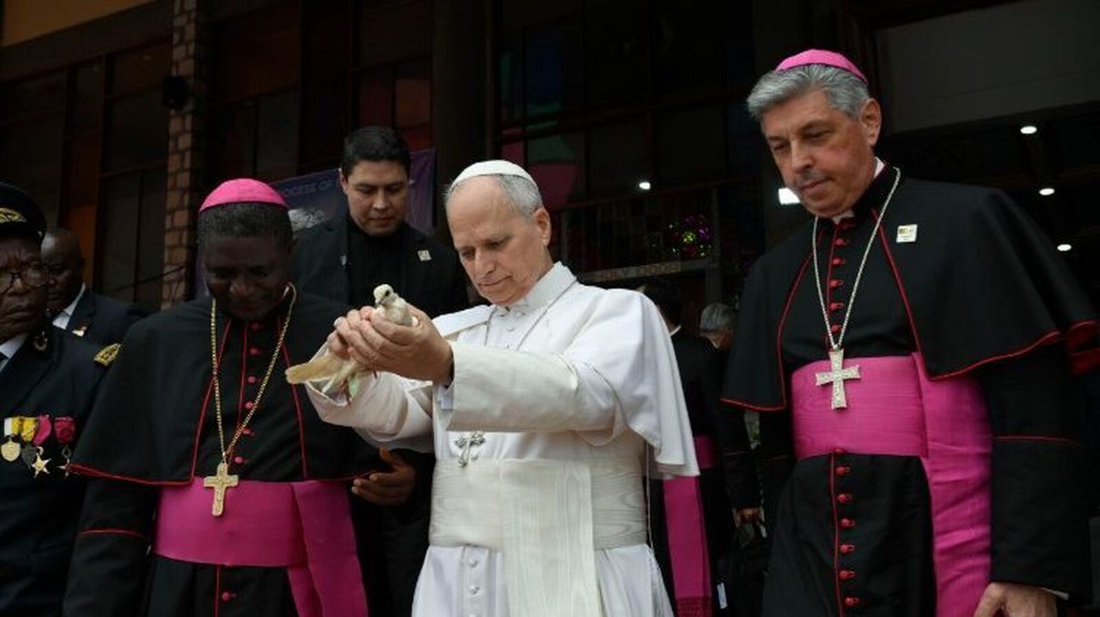 “Detrás de las estadísticas hay rostros”: el Papa pide paz en Camerún