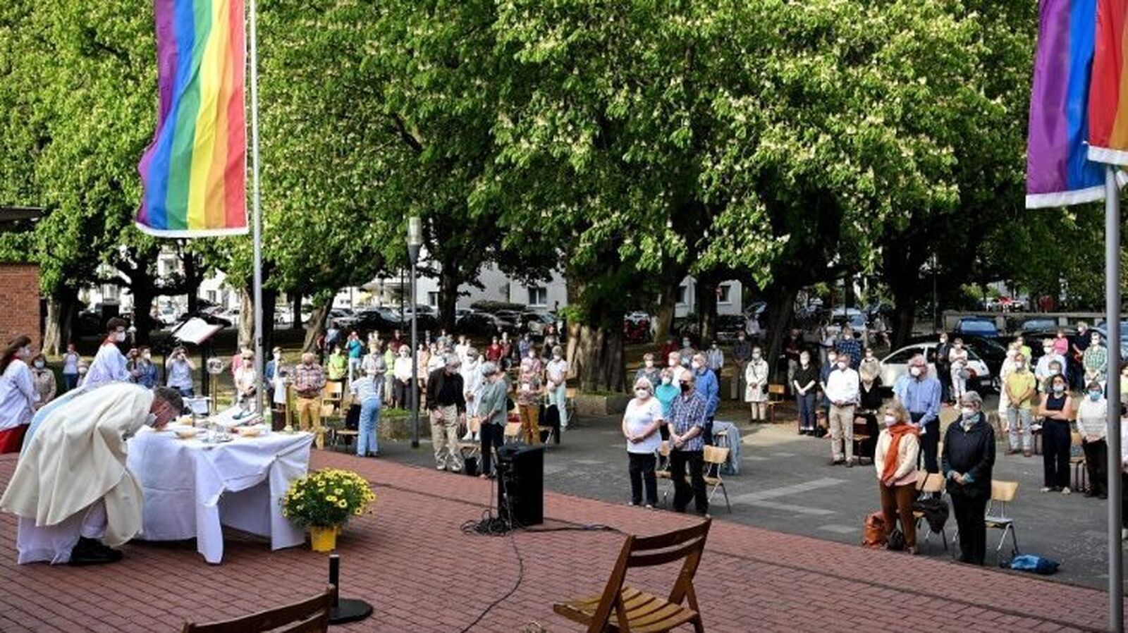 Polémica en Alemania: un obispo propone incluir la homosexualidad en el “plan de Dios”