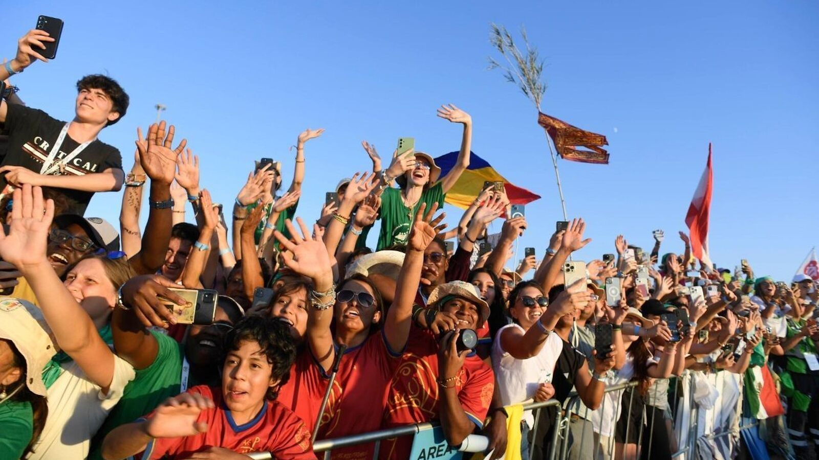 ¿Está volviendo la fe? Jóvenes redescubren la Iglesia en un "resurgimiento silencioso"