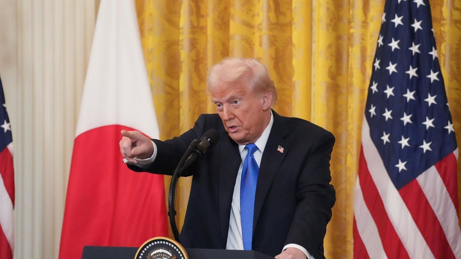 Trump rechaza reunirse con el Papa: 