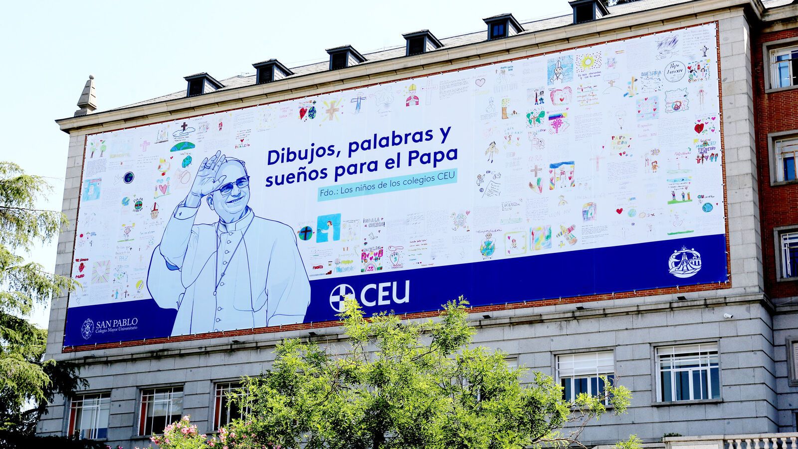 El CEU se vuelca con la visita del Papa León XIV a España