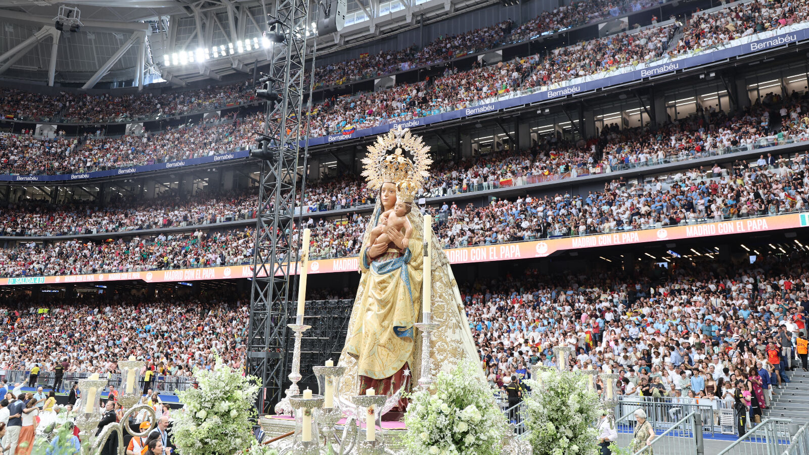 en el bernabeu virgen de la almudena
