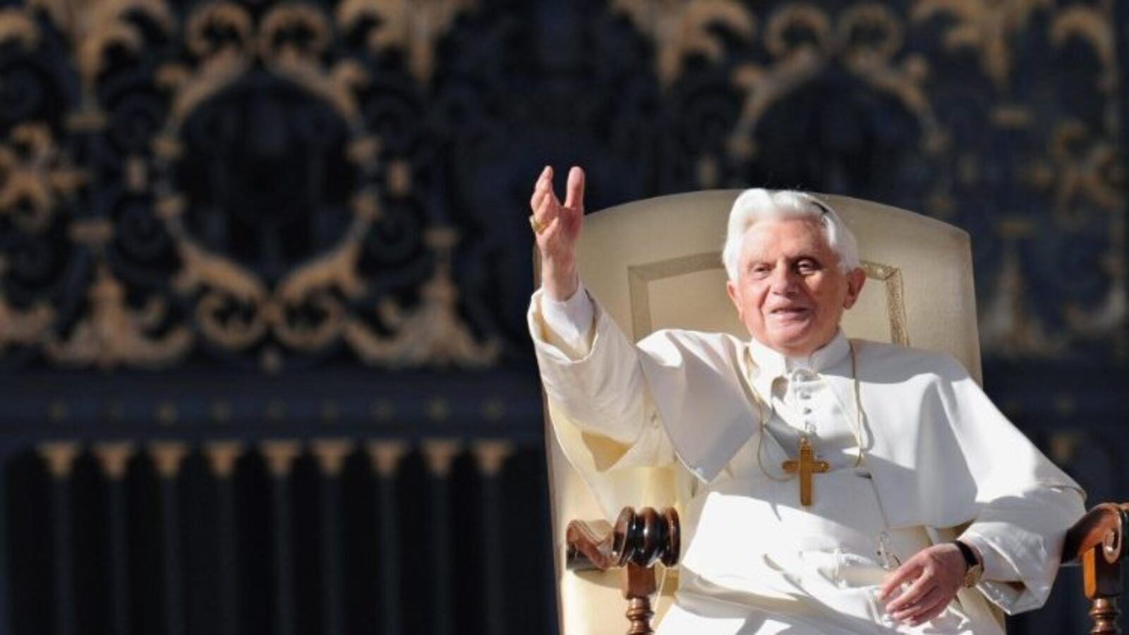 Benedicto XVI: «Cada Estado tiene derecho a regular los flujos migratorios»