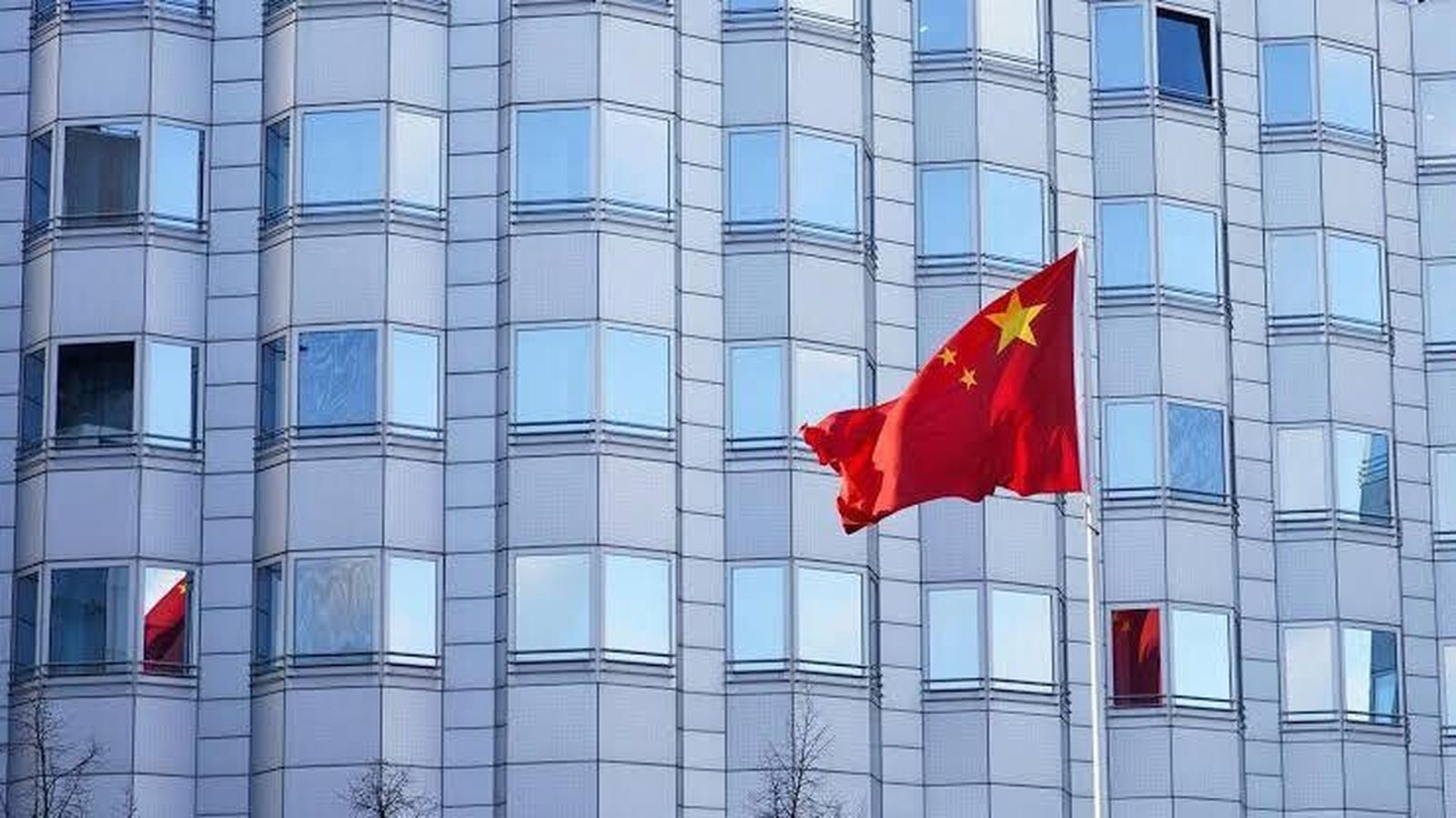 Lord Alton acusa al Vaticano de un «trato con el diablo» en China