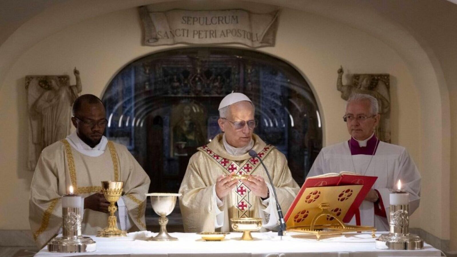 León XIV insta a revitalizar la Liturgia de las Horas en familias católicas