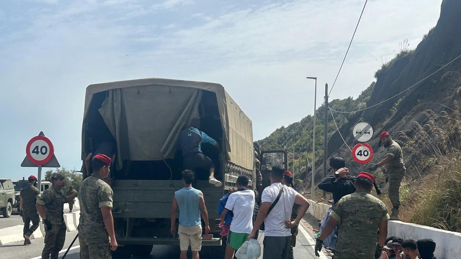 Migrantes «santos» en la crisis de Ceuta: la visita del Padre Ángel