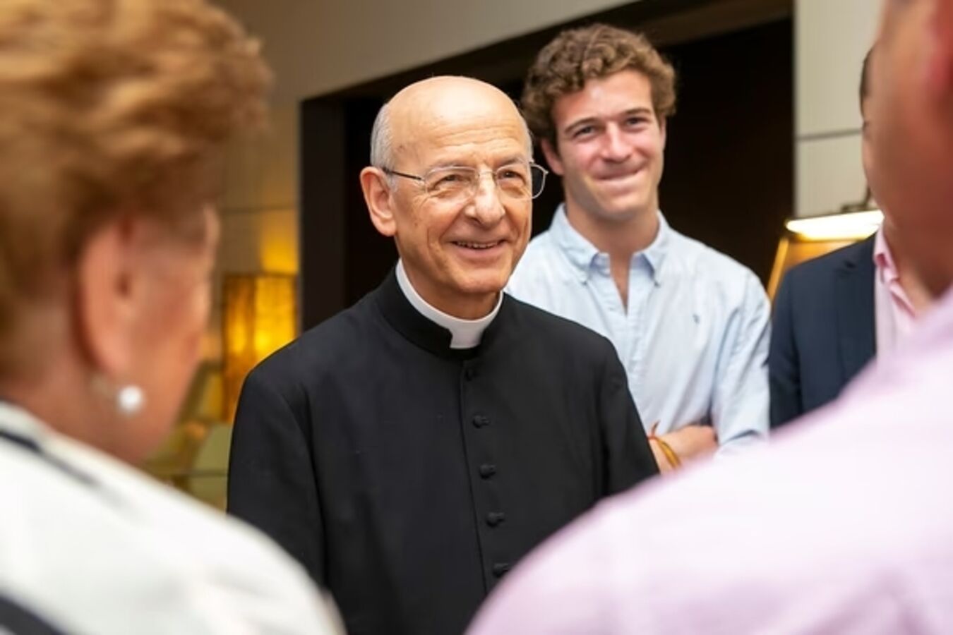 El Prelado del Opus Dei invita a comprender más que a juzgar