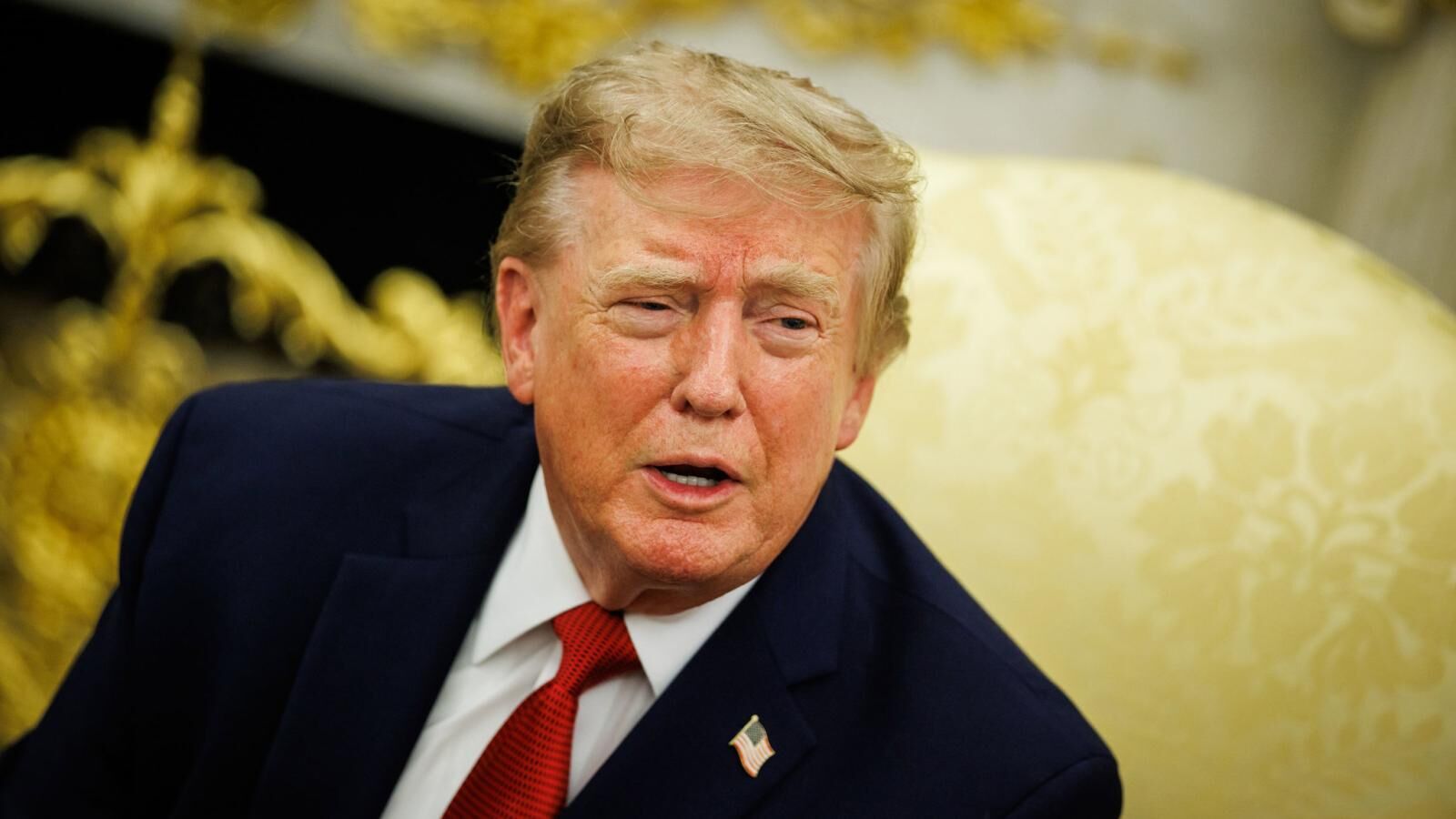 Organizaciones religiosas acusan a Trump de investigar templos sin orden judicial
