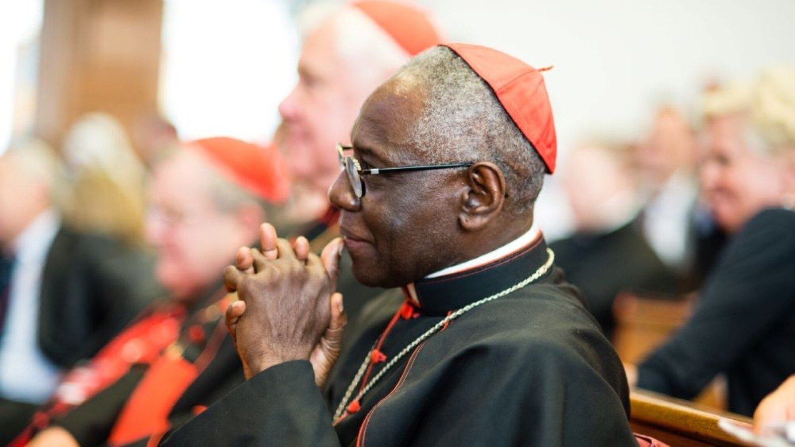 El biógrafo de Francisco carga contra Sarah por la Misa Tradicional