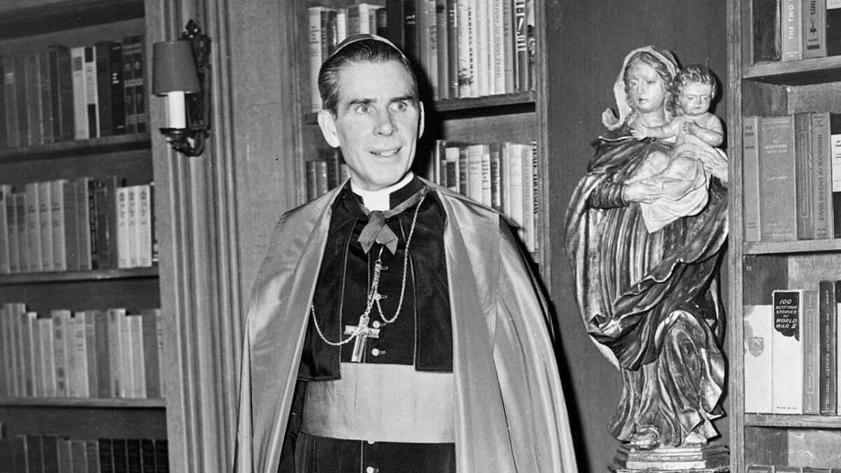 Fulton J. Sheen es beatificado en San Luis ante miles de fieles
