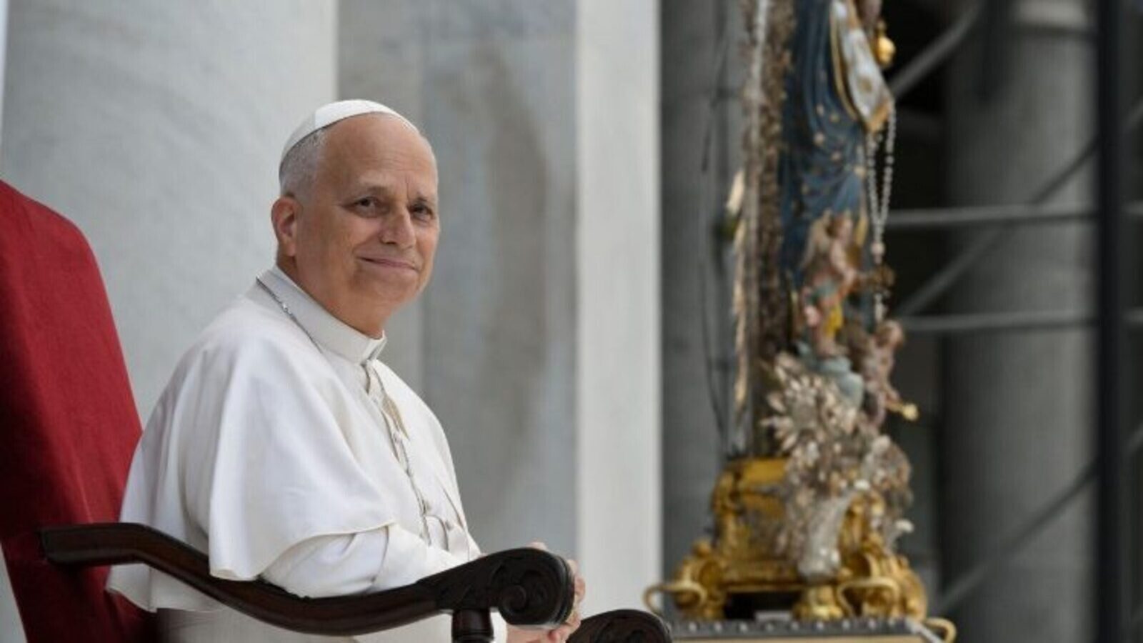 León XIV pide a los sacerdotes "hacer menos y hacerlo mejor"