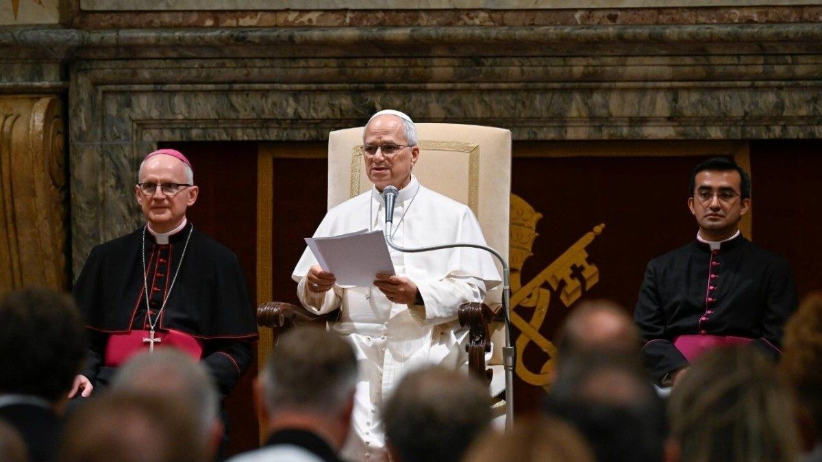 El Vaticano rechaza la petición de Macron de visitar Notre-Dame con el Papa