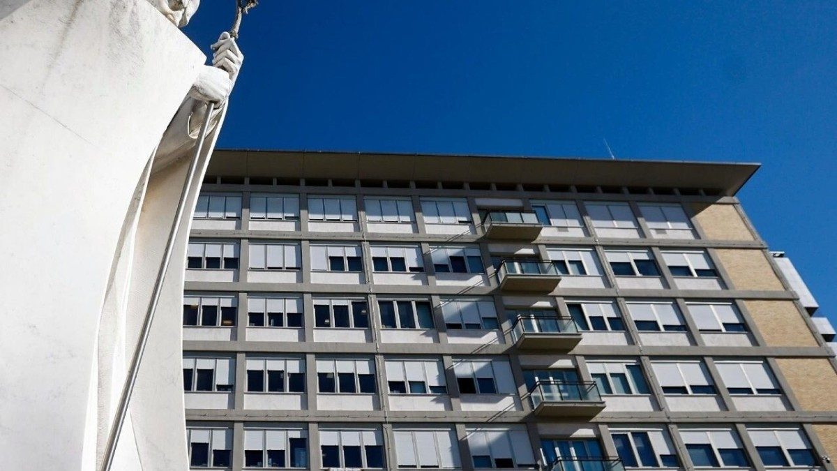La biopsia del Papa confirma un adenocarcinoma pulmonar