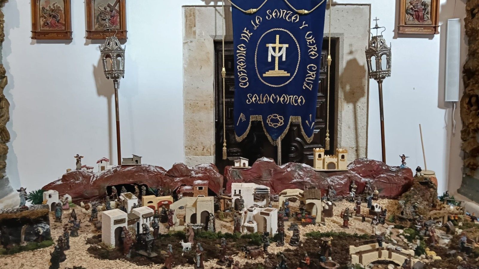 La Cofradía de la Vera Cruz de Salamanca organiza un belén solidario