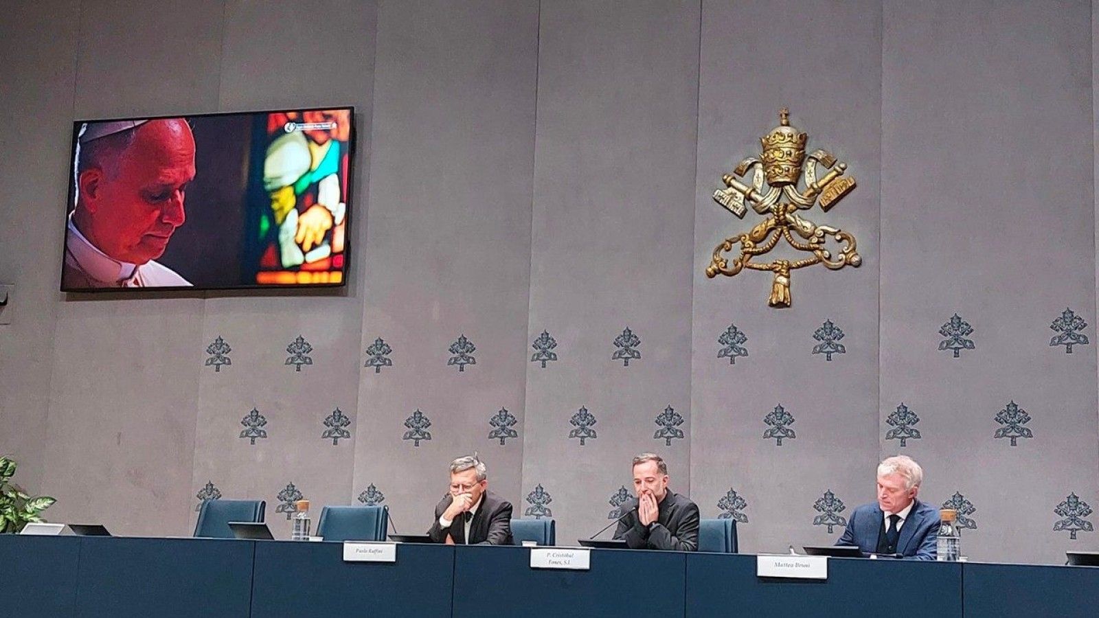 El Papa León XIV presenta en el Vaticano la iniciativa Reza con el Papa