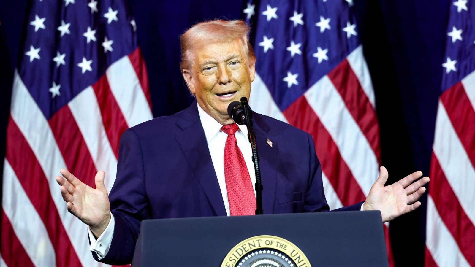 Tres cardenales piden a Trump evitar la guerra en su política exterior