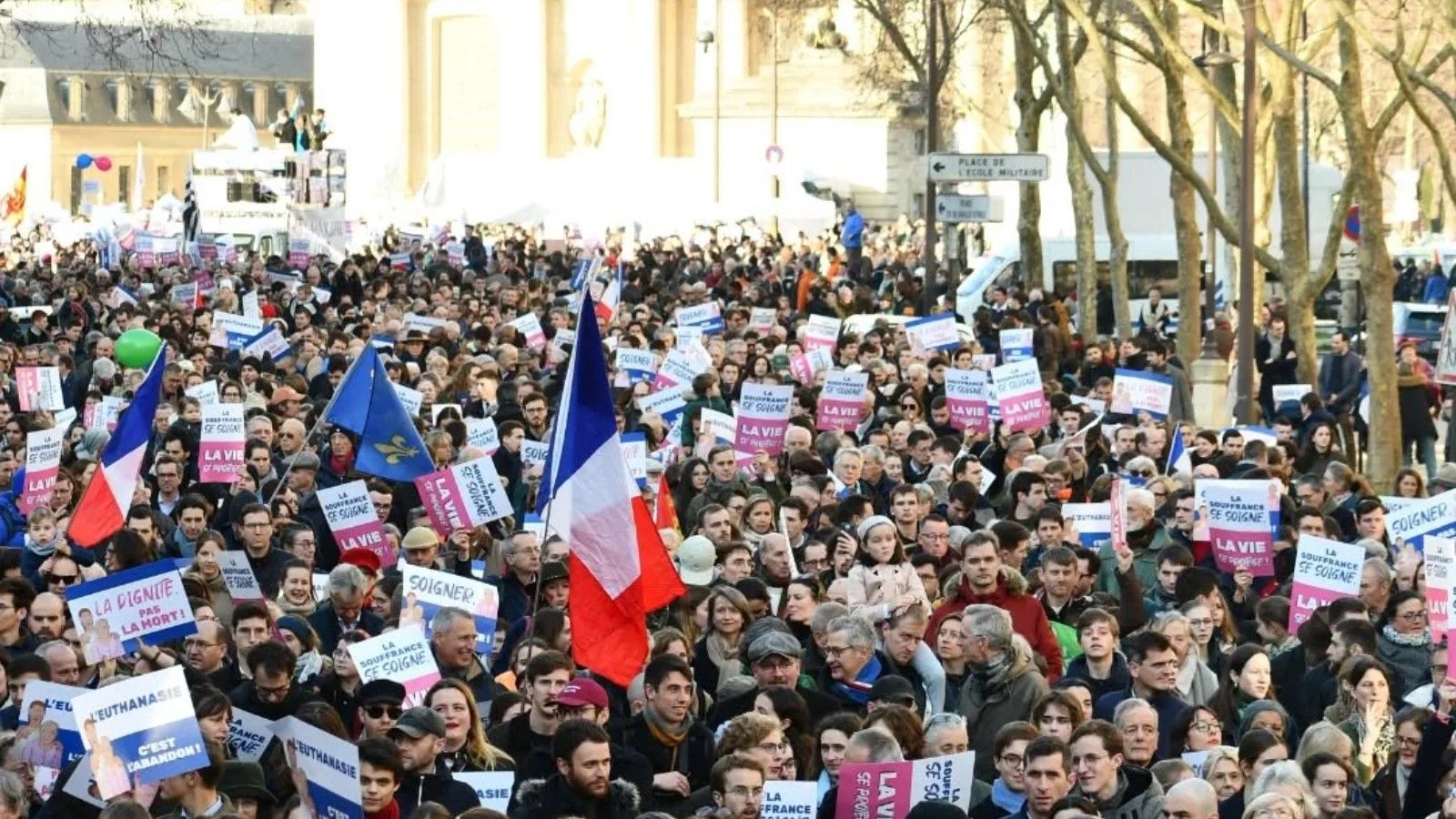 La Marcha por la Vida reúne a 10 000 personas en París
