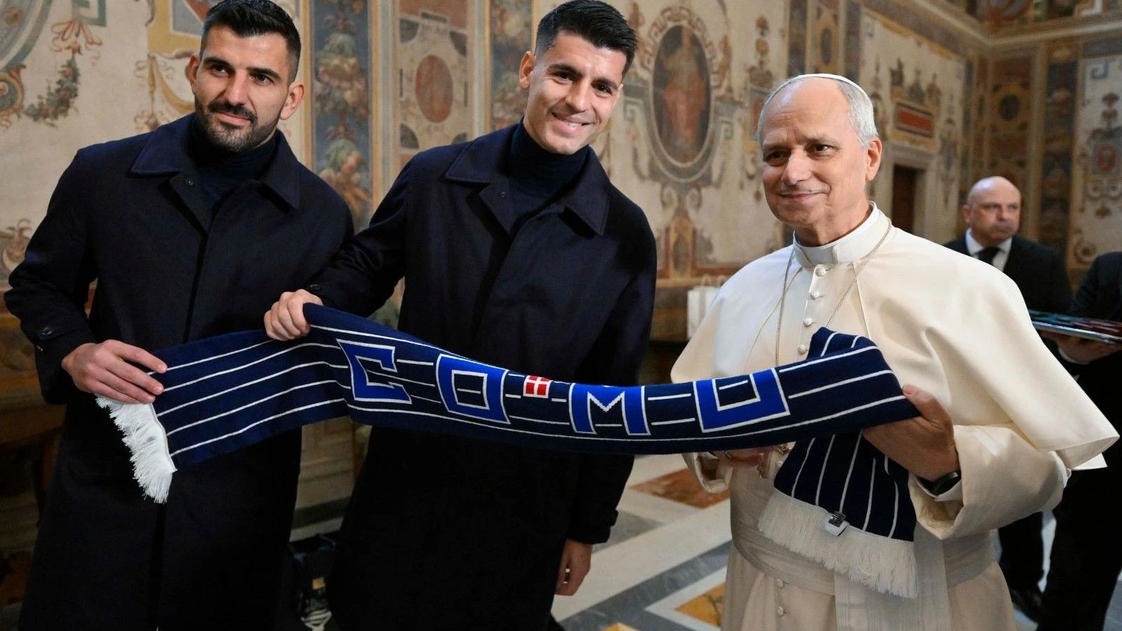 Morata y Fàbregas visitan al Papa León XIV con el Como 1907