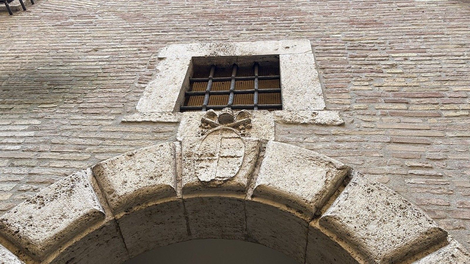 Defensa denuncia rescriptos ocultos y nulidad procesal en el Vaticano