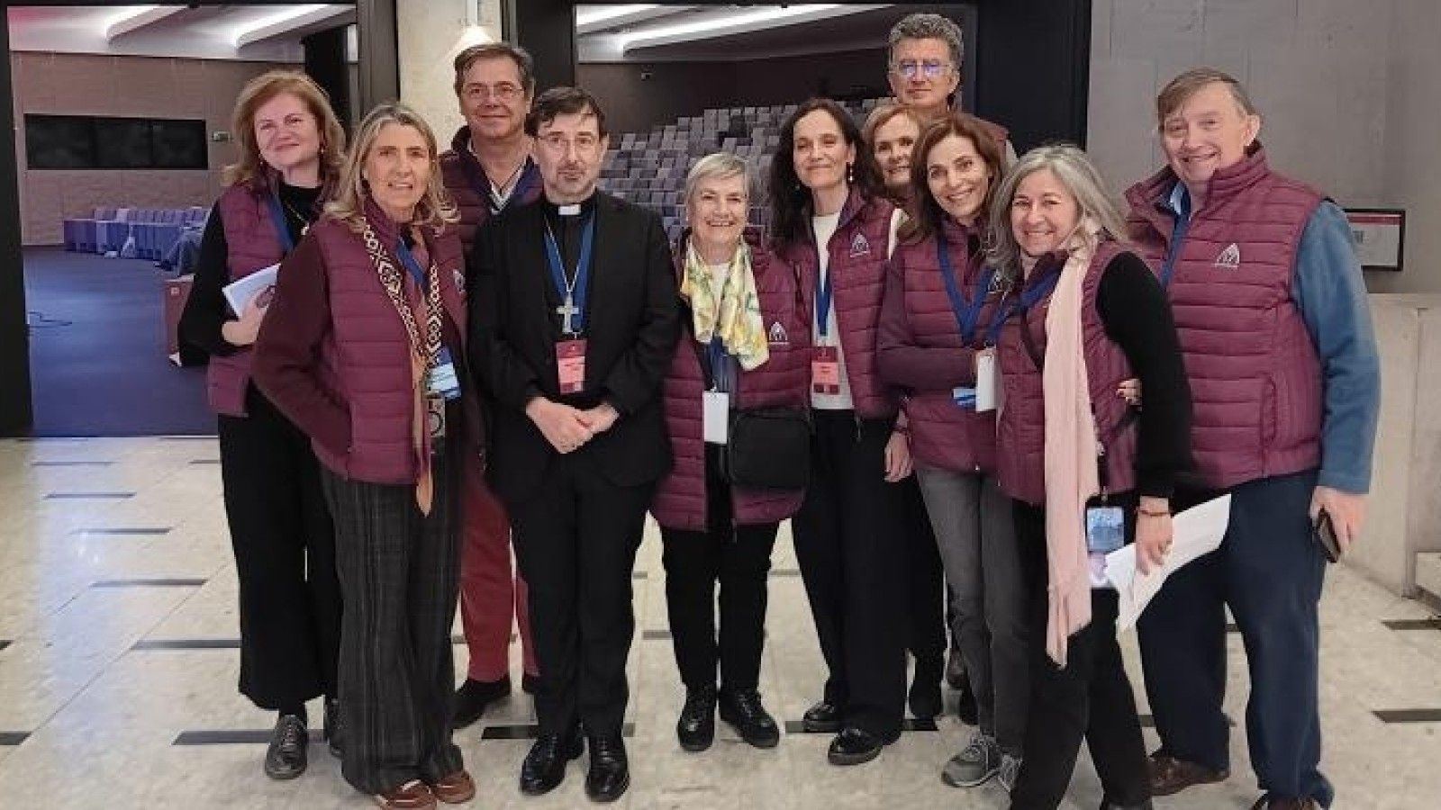 Los santos guían a los sacerdotes reunidos en el CONVIVIUM