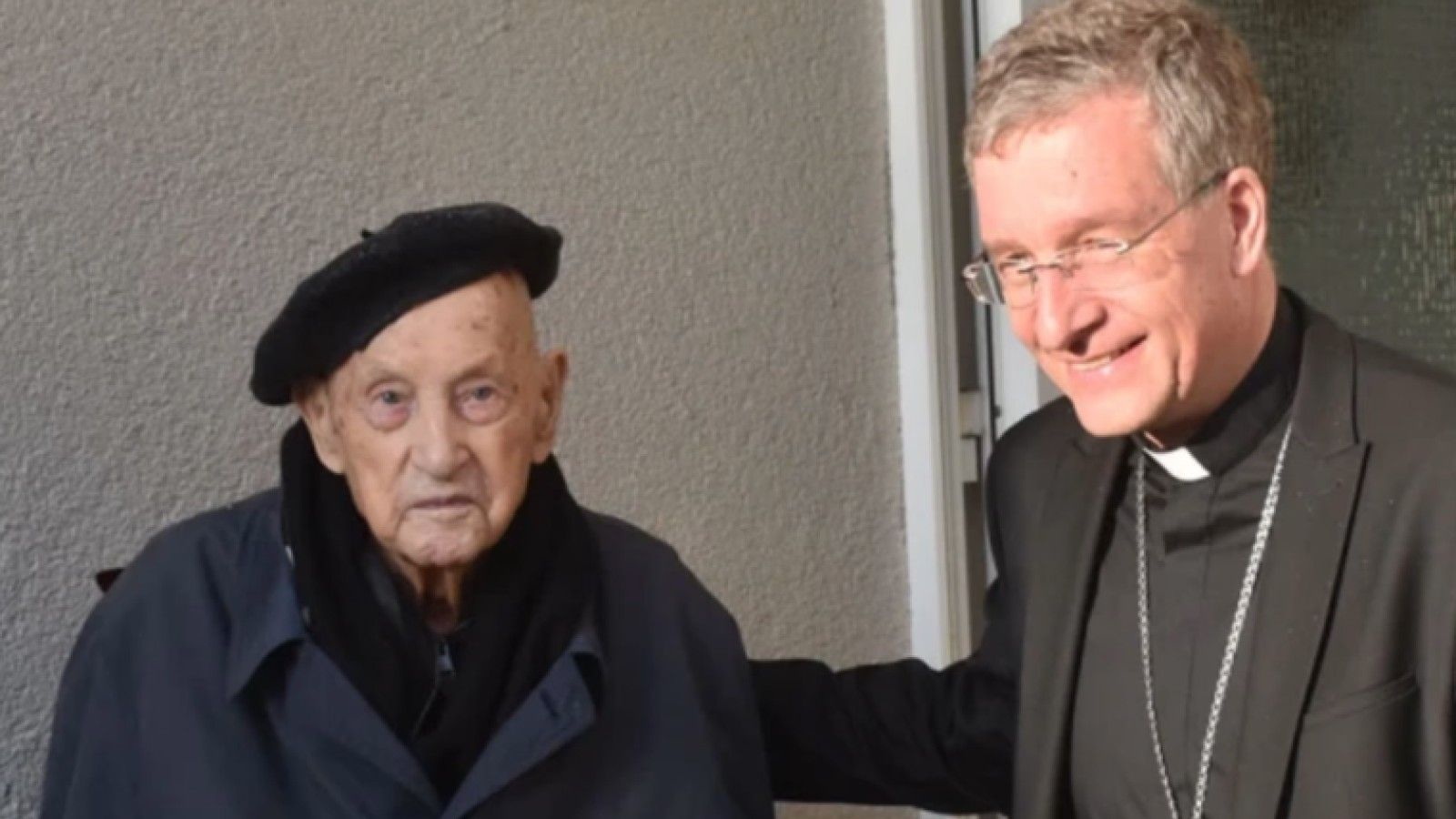 El Papa felicita al sacerdote más longevo del mundo por sus 110 años