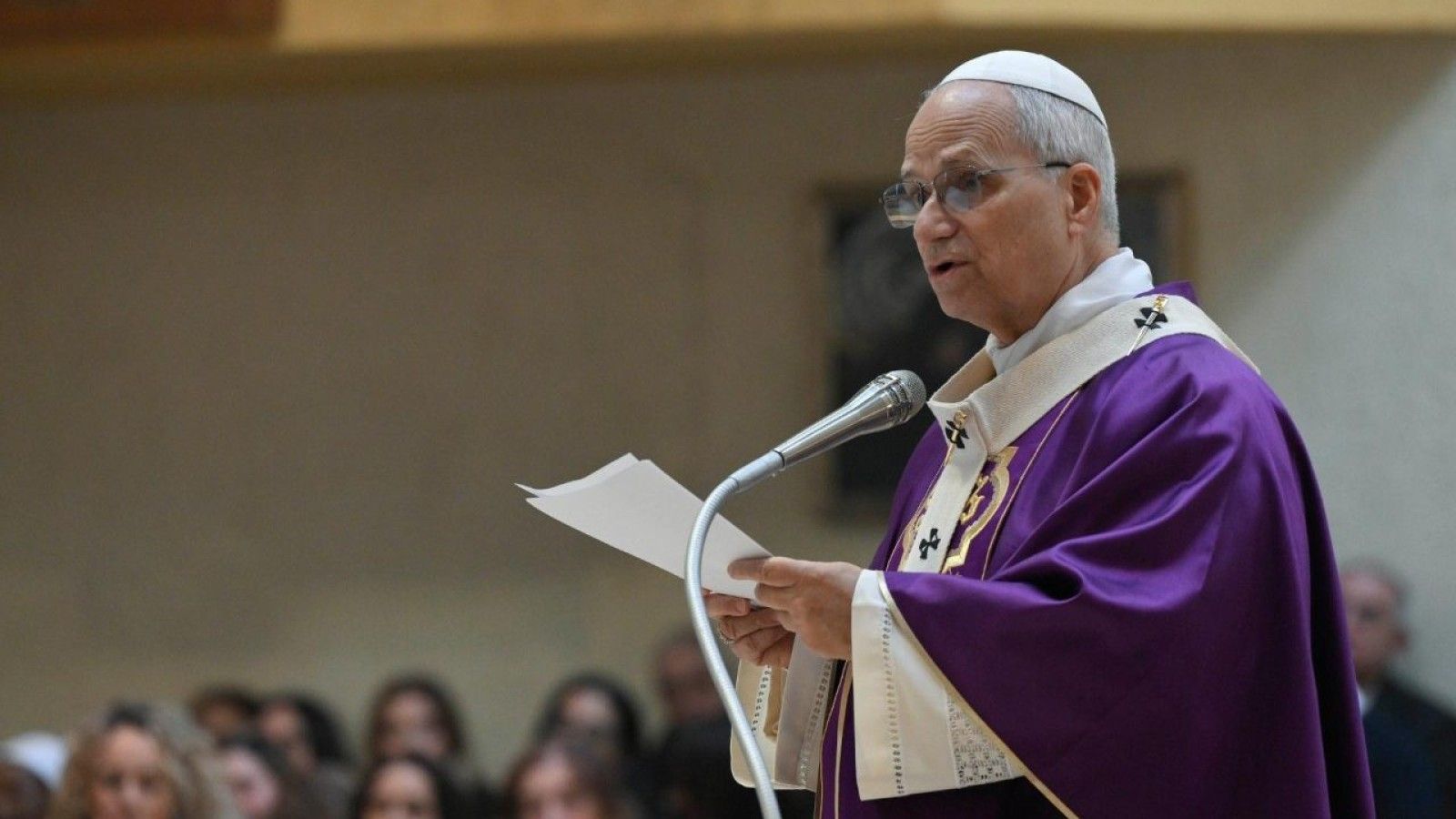 El papa anima a rechazar la violencia y a abrir el corazón a Jesús en el encuentro parroquial