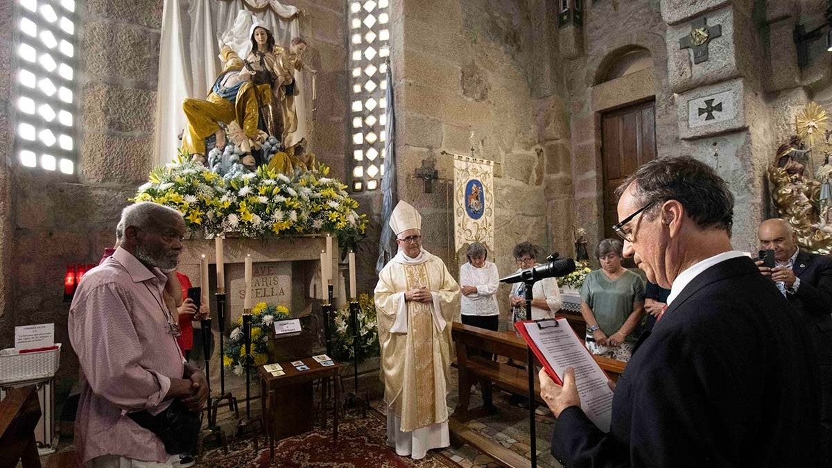Panxón rinde homenaje a la Virgen del Carmen en la Ofrenda del Mar