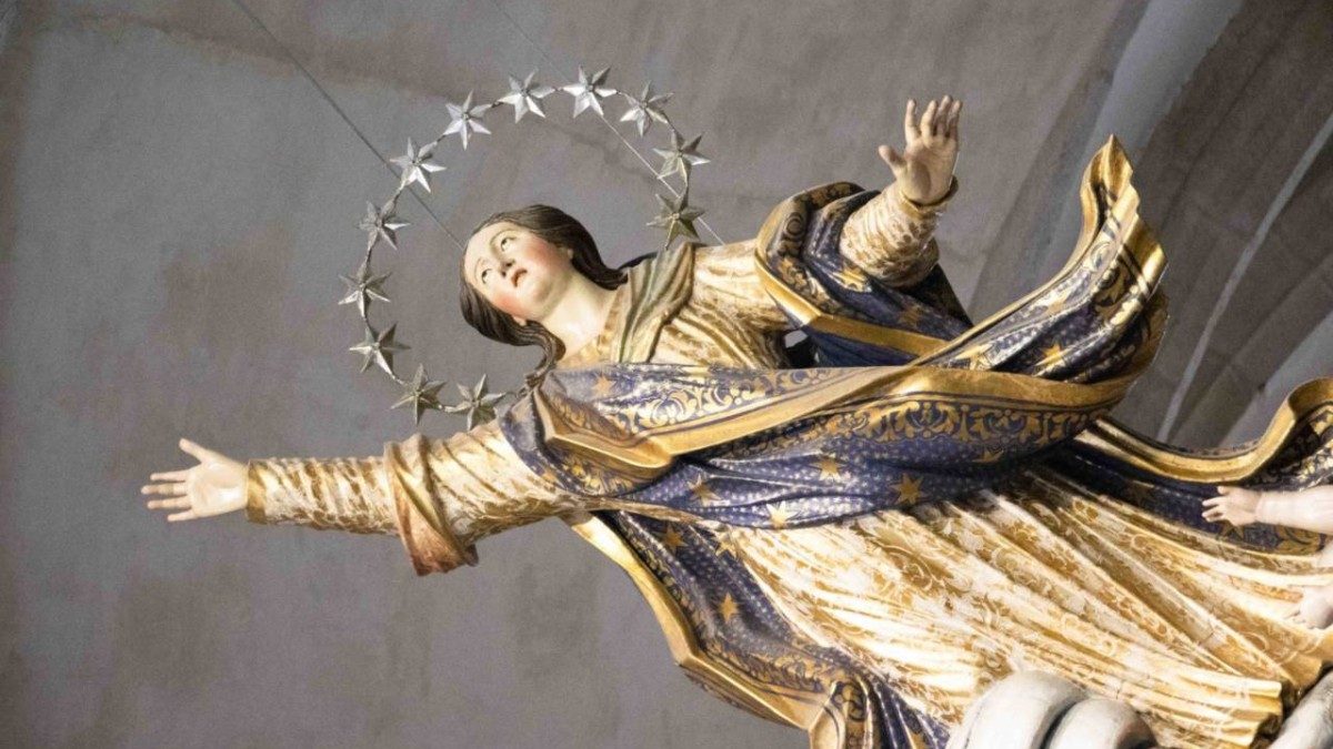 Tui-Vigo celebra la Asunción de María con una procesión y misa solemne