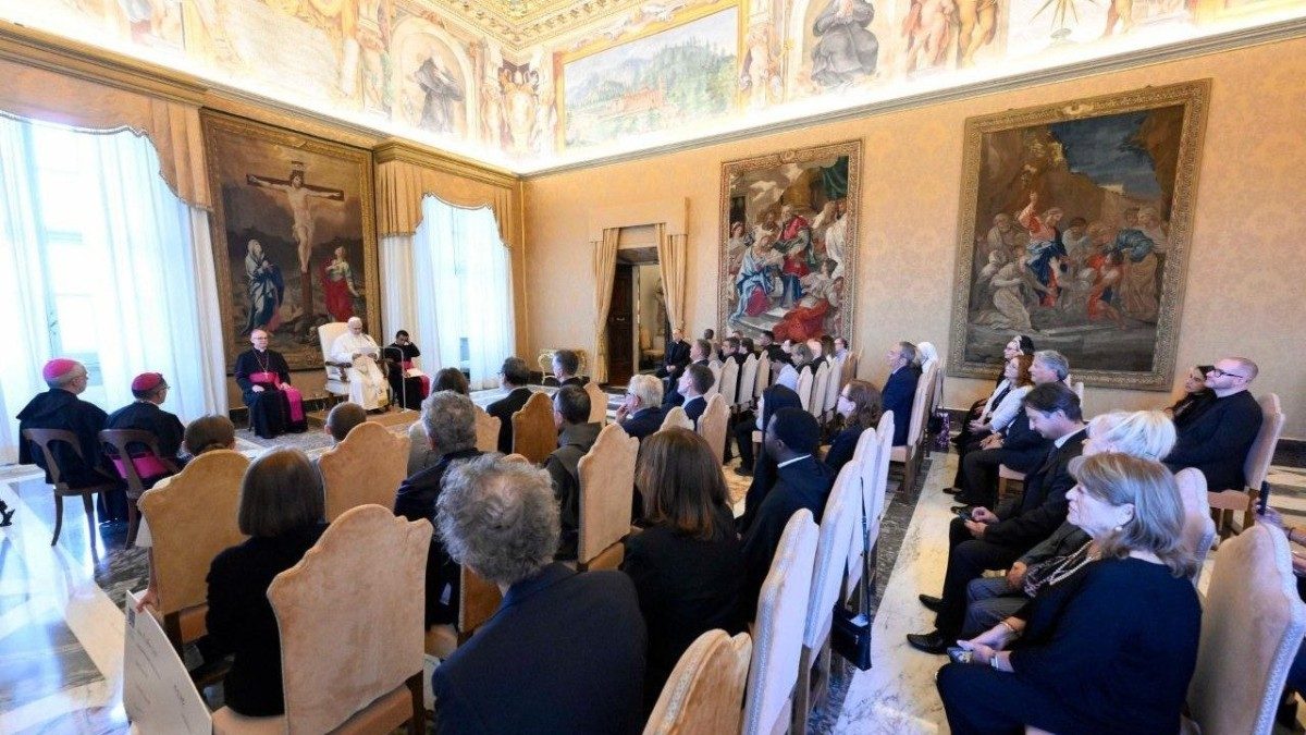 El Papa apuesta por formar para una política al servicio de la sociedad