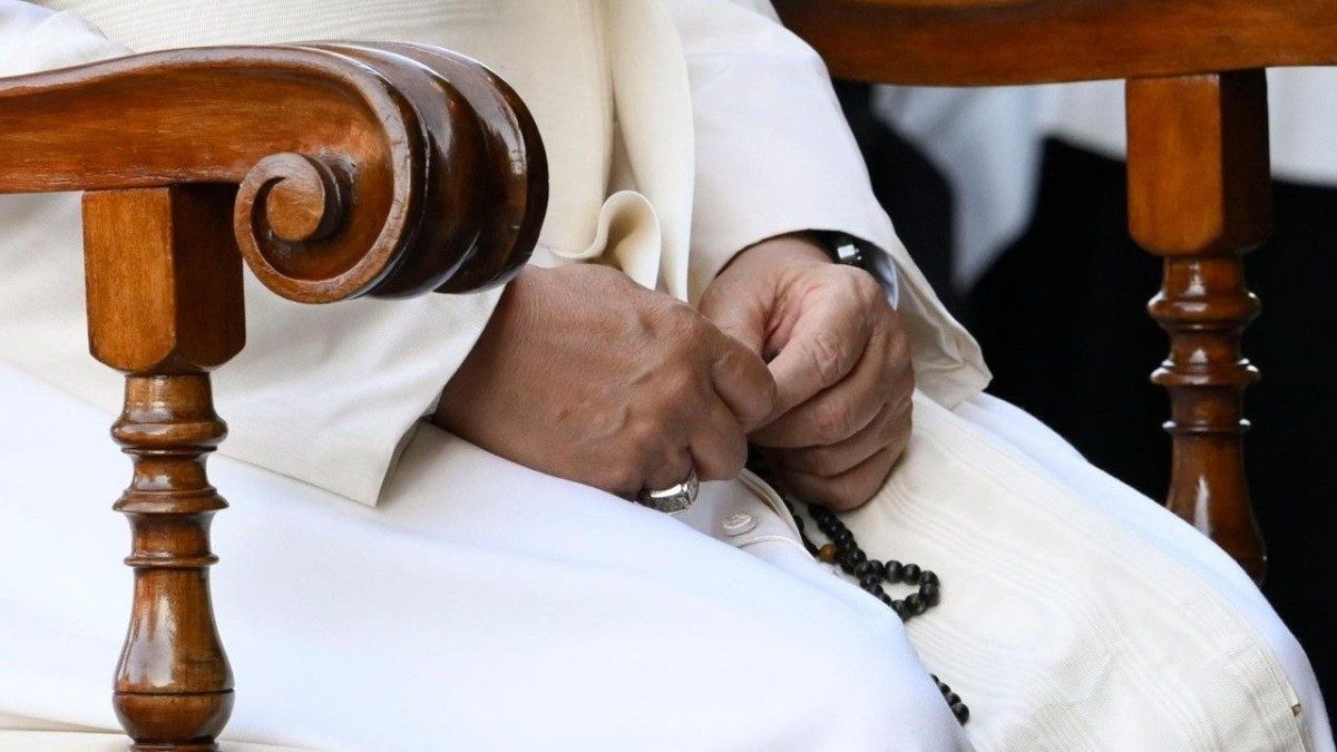 El Papa reunirá a mil niños para rezar el Rosario por la paz