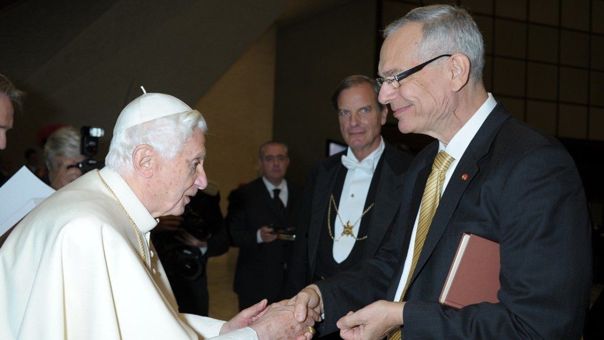 Cavadini recibe el Premio Ratzinger 2026 en el Vaticano